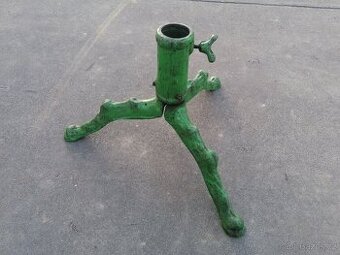 Predám starožitný stojan na Vianočný stromček