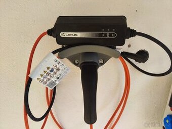 Wallbox Lexus, přenosná nabíječka typ 2