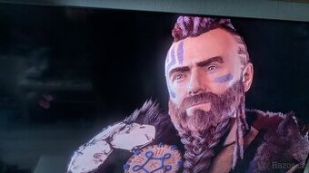 PS4 slim 1TB_ MAFIA trilogy CZ,Horizon - 1