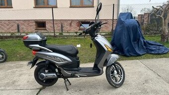 Elektroskútr Racceway E-Moped 70 km/h Nejlepší tuning 5,2kW