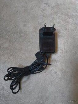 Originální nabíječka-adaptér Sony Ericsson CST-60