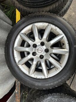 Zimní pneu s alu disky 205/55/16.