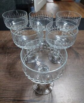 Krásné křišťálové skleničky