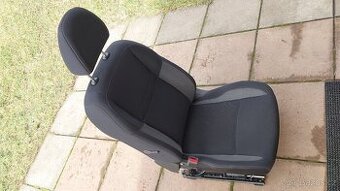 Nissan Qashqai J11 2017 sedadlo řidič