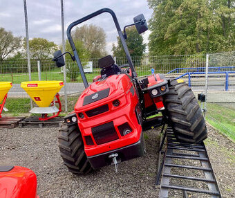 Malotraktor AGT 1060 svahový speciál 60HP-otočné pracoviště