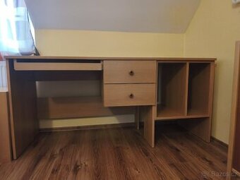 Psací stůl od truhláře