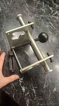 Stahovák ventilu 1.8T 20V