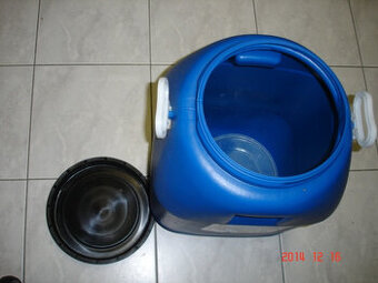 Plastové sudy 60l s držadly a dvěma víky