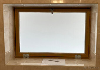 Okno bezpečnostní sklo Connex a kovový rám 108,5cm x 73cm