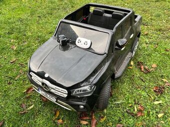 Čtyřkolka Mercedes pickup