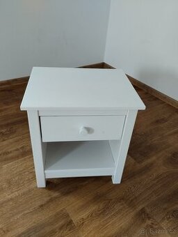 Noční stolek