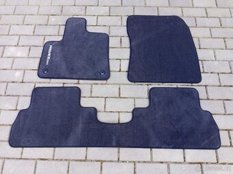 Autorohože, koberce,roleta, síťka  Toyota