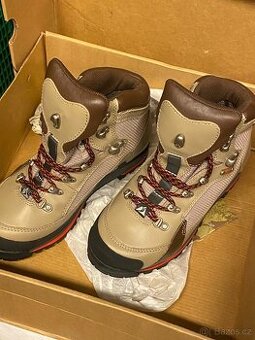 Dámské turistické boty Dachstein vel.37