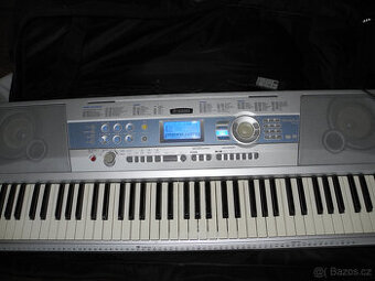 klávesy Yamaha DGX 200