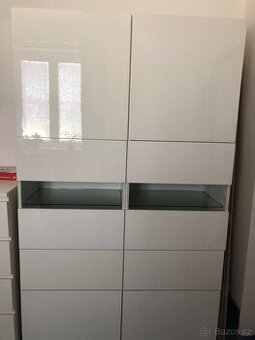 Ikea Besta- bílá lesklá skříň