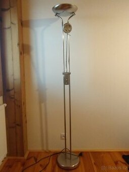 Stojací lampa