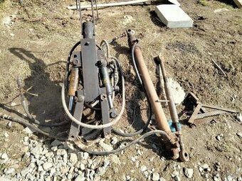 Drapak na dřevo za traktor