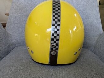 Retro helma cassida
