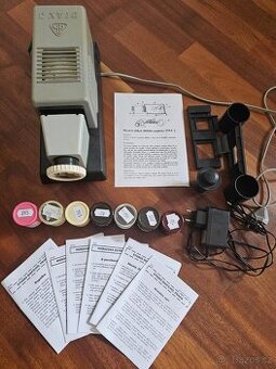 Retro promítačka DIAX 3 + 7 pohádek na kotoučcích