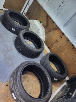 Pneu Pirelli P Zero Nero 245/40/19