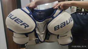 hokejové kalhoty Bauer a CCM, ramena a lokty