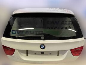 Páté dveře BMW E91 po FL, kód barvy 300