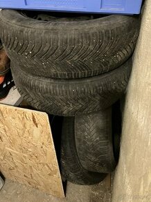 Celoroční set čtyř kol Michelin 195/65 R15 95V sleva
