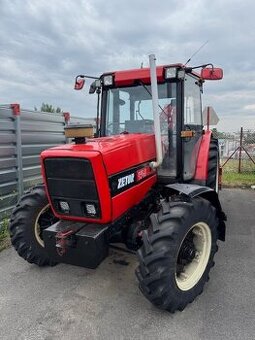 Traktor Zetor + příslušenství