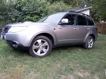 SUbaru forester 2009 XT 169 kw benzin náhradní díly