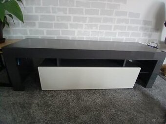 Stůl pod televizi - 1