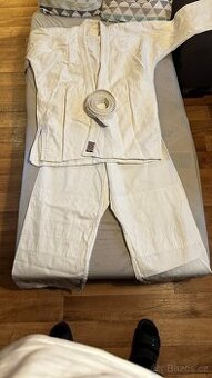 Prodám kvalitní pevné kimono Haiashi Todai