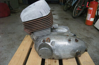 Jawa 350 Californian - motor