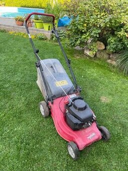 Benzínová sekačka bez pojezdu