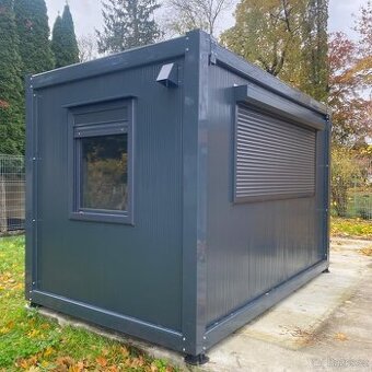 Prodejní kontejner o rozměru 2,4 x 4 m s roletou