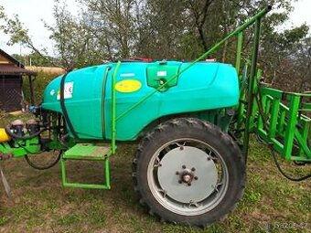 Postřikovač 18m 1500l