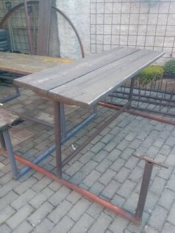 Zahradní lavice-konstrukce a stojan na kola