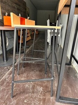 Garážový prodej nábytek a inventář do kavárny/gastra