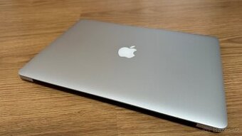 Apple MacBook Pro 15,4", i7, 16GB RAM, 250GB SSD
