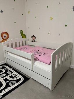 Dětská postel, matrace, 2x chránič, 2x prostěradlo