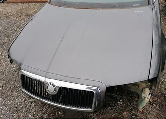 Prodám kapotu s maskou na Škoda Superb 1