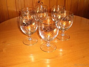 skleničky - na stopce bohatě zlacené  6 ks ++nové++