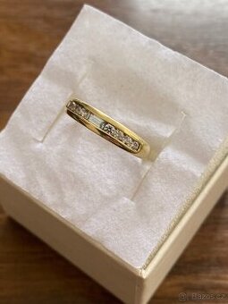 Zlatý dámský prstýnek