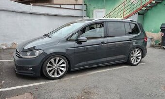 wv touran,2.0tdi,110kw,2018,klima,alu 18 palcu,kamera,pekny