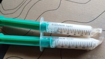 Lepidlo na horní polyuretanové závěsy 2 ks.