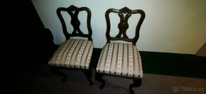 Dvě starodávné židle