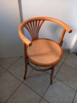 Koupim tyto židle Thonet