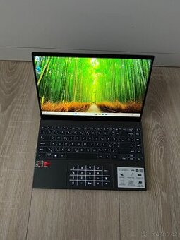 ASUS ZenBook UM425IA – Ryzen 7 / 16 GB / 512 GB / NumberPad