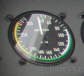 Koupím letecký rychloměr do 300 km/hod. viz foto..
