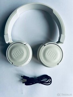 Bluetooth sluchátka JBL / bílá