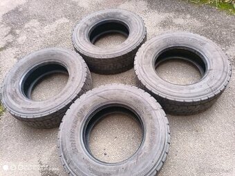 Pneumatiky 265/70 R17,5 Bridgestone vzorek 7-8mm